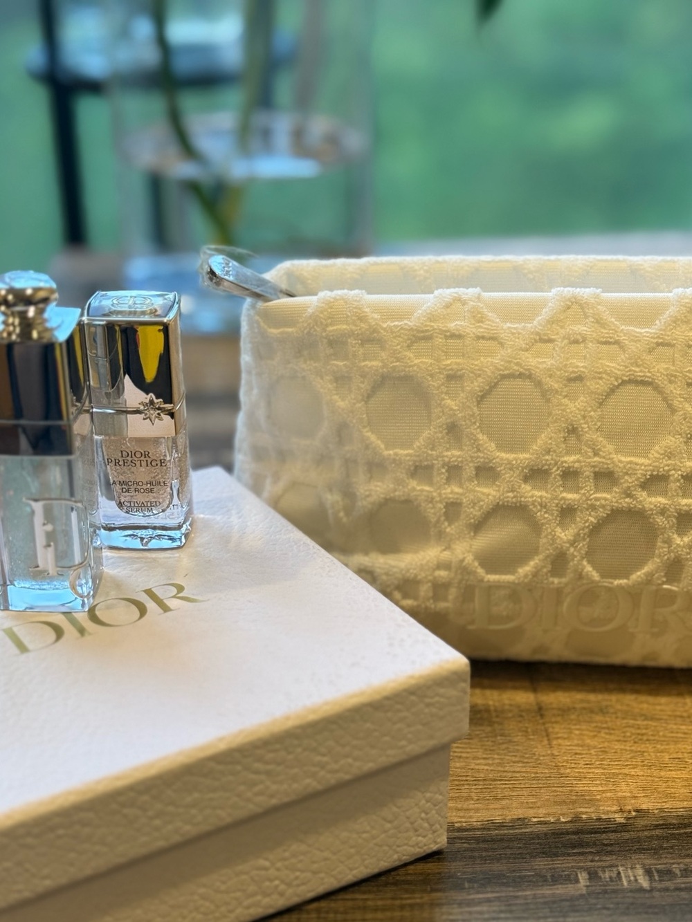 Dior Beauty Bundle White Pouch + COSMETICS (SKIN+ DIOR LIP)💄 ✨